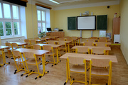 Klassenzimmer mit Tischen Gabi 2051 und Stühlen Gabi 1040