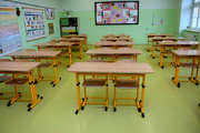 Klassenzimmer mit Tischen Vare 2031 und Stühlen Vare 1030