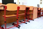 Computerzimmer mit Tischen Lexa 3660 und Stühlen Vare 1030